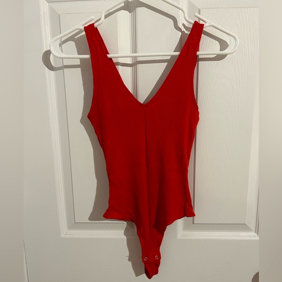 Garage V-Neck tant bodysuit - Picture 2 of 3